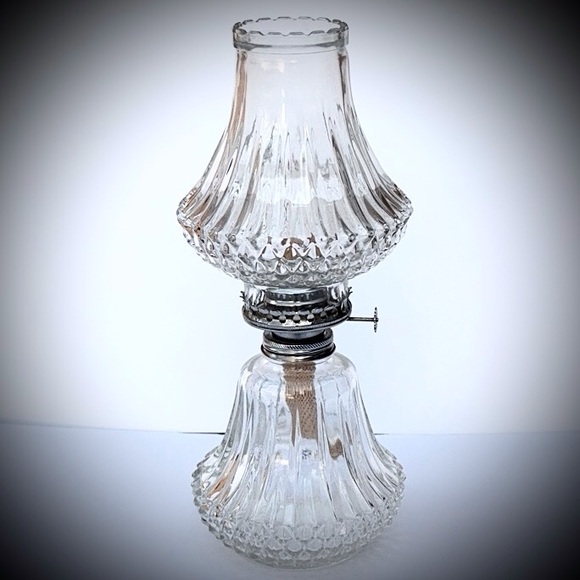 💖 Lamplight Farms NEW Elegant Clear Glass Lamp - Picture 1 of 13